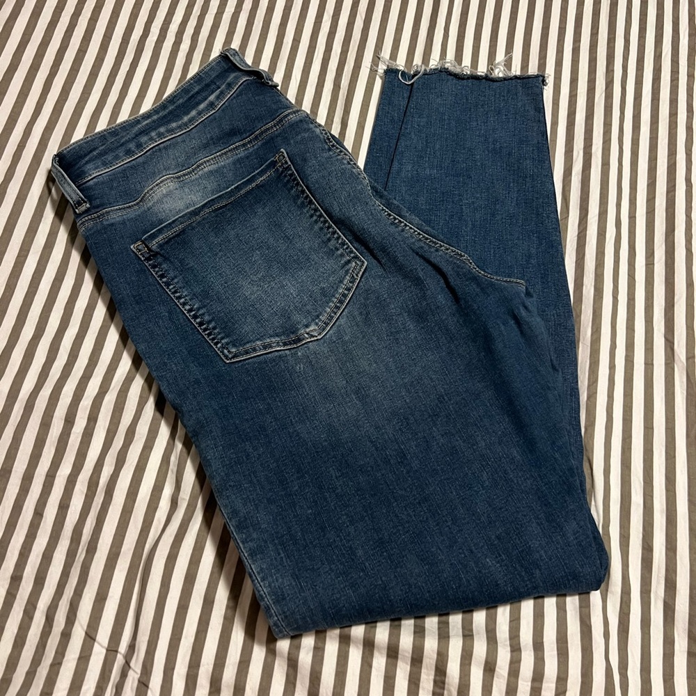 Ladies Jeans - Picture 1 of 5
